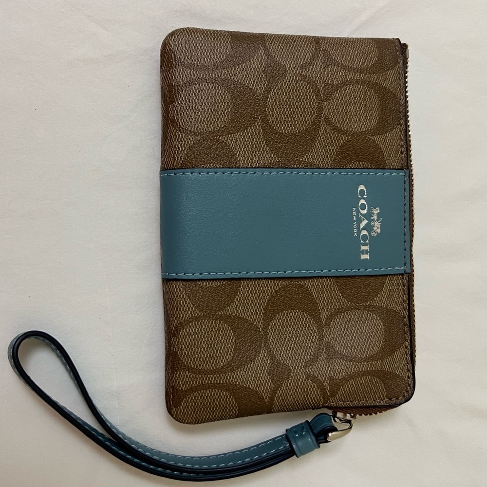 Coach single zip wallet